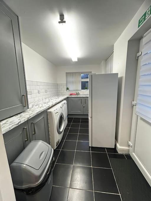 Lovely 5Br Home In Manchester. Close To The City 外观 照片