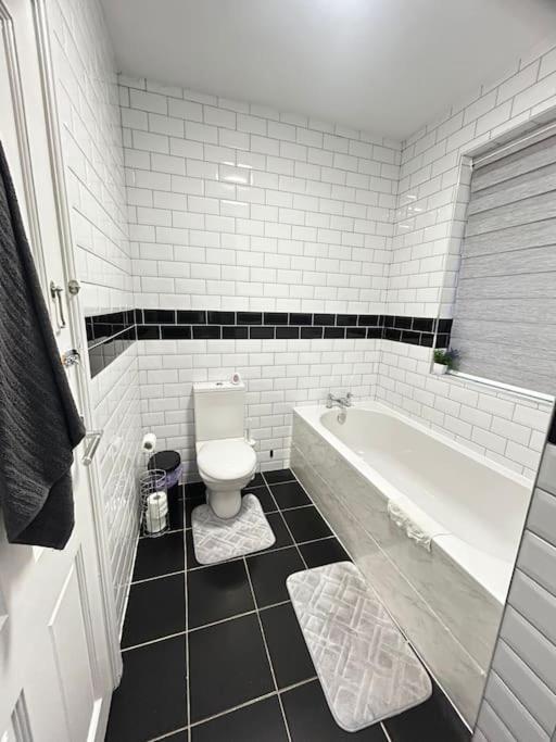 Lovely 5Br Home In Manchester. Close To The City 外观 照片