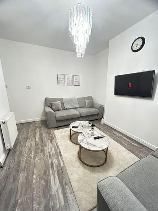 Lovely 5Br Home In Manchester. Close To The City 外观 照片