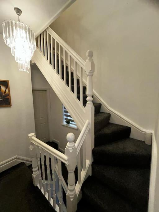 Lovely 5Br Home In Manchester. Close To The City 外观 照片