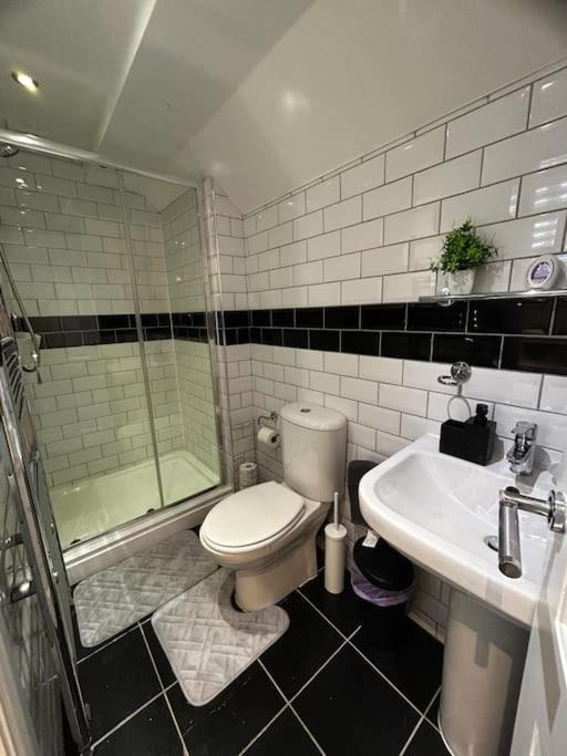 Lovely 5Br Home In Manchester. Close To The City 外观 照片